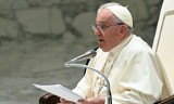 Papież o kwestii błogosławieństw par nieregularnych oraz związków osób tej samej płci. Co powiedział?