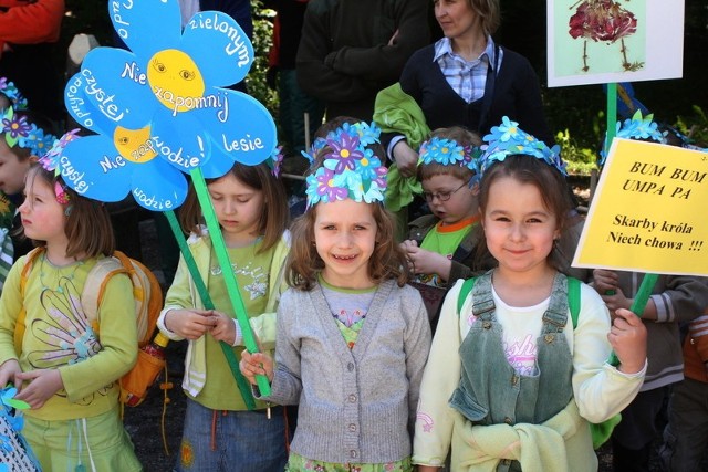 Przedszkolaki z Tumlina hucznie recytowały ekologiczne wiersze.