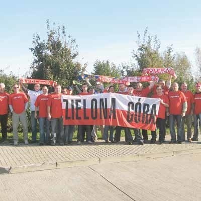 W sobotę wczesnym rankiem silną grupą wyruszyliśmy na Grand Prix Niemiec. Liczyliśmy na Tomasza Golloba. Mieliśmy świadomość, że nie lubi ścigać się na torach jednodniowych, ale i nadzieję, że tym razem przełamie niemoc. Nic z tego. &#8222;Tableta&#8221; znów popełniał te same błędy i szybko stracił szanse na brązowy medal. Nie zepsuł nam jednak satysfakcji z ponad 24-godzinnego wyjazdu.