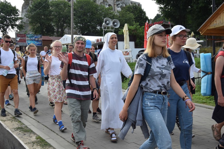 Wspólnota Śródmiejska wyruszyła z Podzamcza do Częstochowy