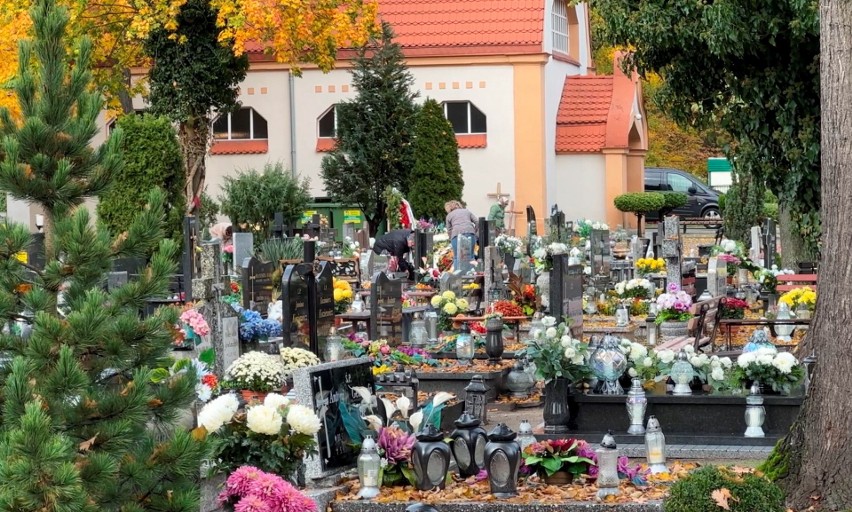 Na cmentarzu w Sulechowie brakuje powoli miejsc na pochówki,...