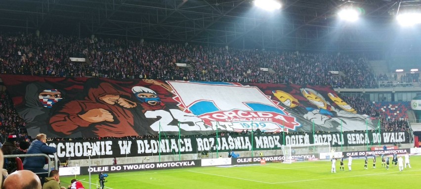 Podczas meczu Górnik Zabrze - Lech Poznań Torcida świętowała...