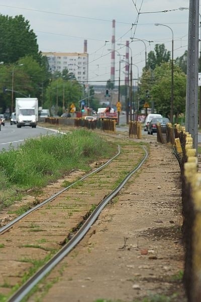 Dziś tory na ul. Przybyszewskiego są w fatalnym stanie.