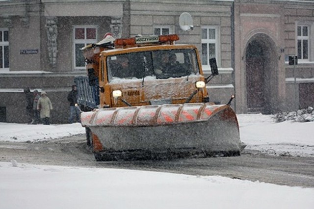 W pełnej gotowości są cztery samochody, a w przypadku intensywnego śniegu do akcji dołączą kolejne pługi.