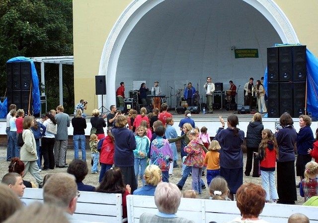 Dotychczasowe imprezy w parku Wilsona były przypadkowe. Scenę mógł wynająć prawie każdy