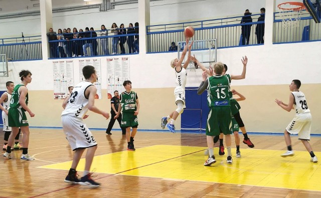 Koszykarze Młodzieżowego Klubu Koszykówki BASKET zakończyli sezon w Dolnośląskiej Lidze Kadetów U15 na czwartym miejscu, co zagwarantowało im awans do Ćwierćfinałów Mistrzostw Polski