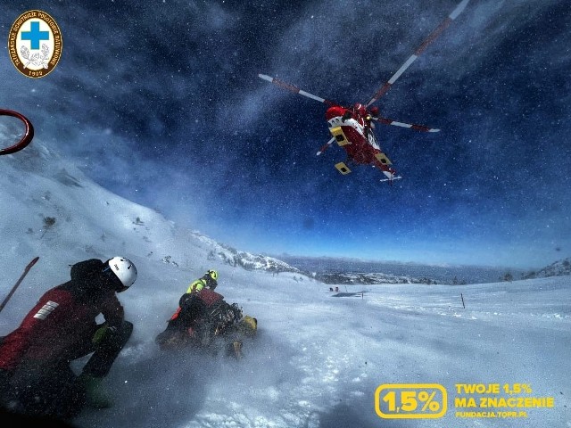 W środę ratownicy TOPR pomagali pięciu osobom, w tym snowboardzistce w Kotle Goryczkowym i turystce, która spadła z Giewontu