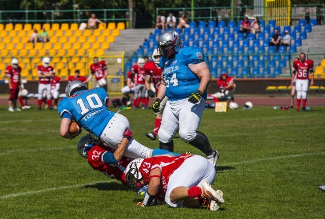 Mecz football'u amerykańskiego na stadionie miejskim przy ul. Bema, po między drużynami z Torunia i Szczecina.