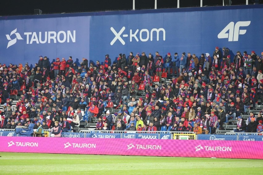 PKO Ekstraklasa. Raków Częstochowa zdemolował Wisłę Płock 7:1. Cztery (!) gole Vladislavsa Gutkovskisa przed przerwą