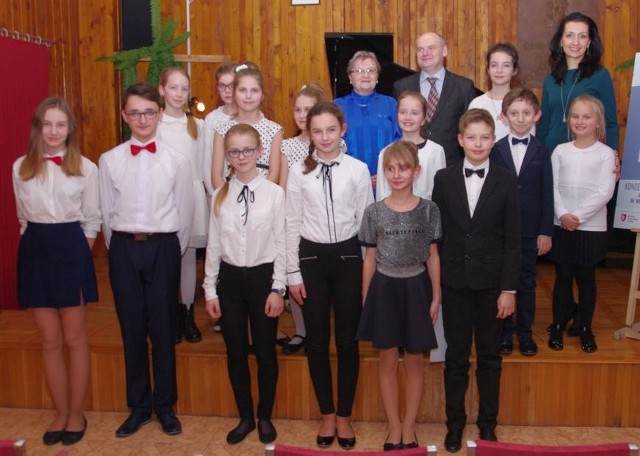 Laureaci IV Konkursu Zespołów Fortepianowych