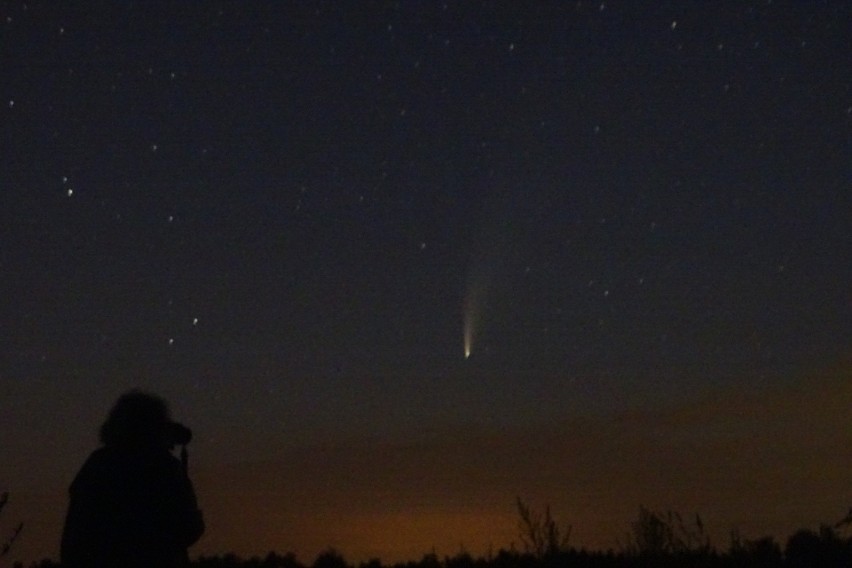 Kometa Neowise leci nad Polską. Gdzie oglądać kometę? Jest widoczna gołym okiem. Zdjęcia