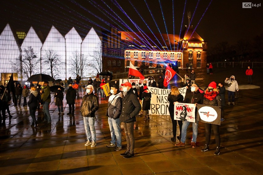 Strajk i koncert na pl. Solidarności w Szczecinie. Protesty nie ustają - 6.11.2020
