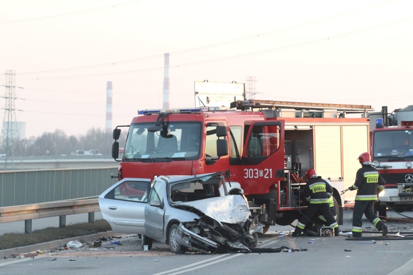 Poważny wypadek na Wschodniej Obwodnicy Wrocławia. Lądował...