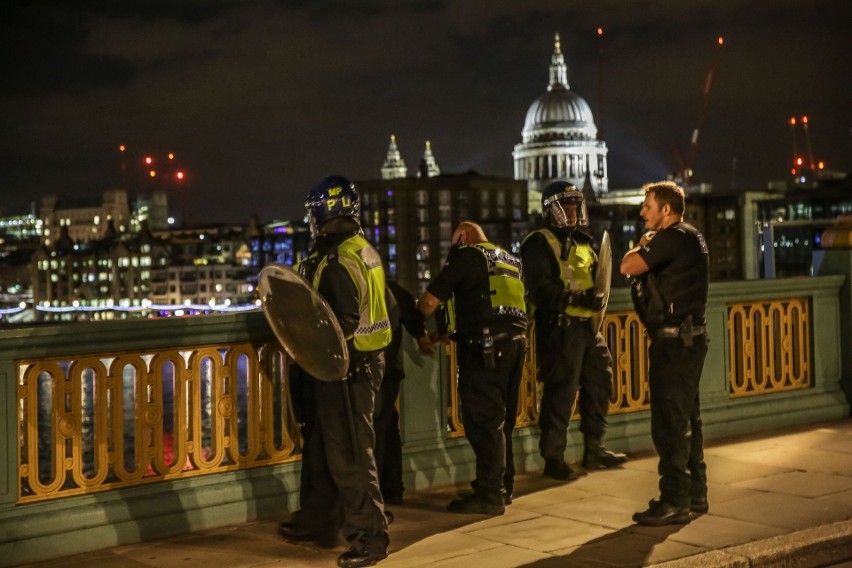Wielka Brytania: Zamach w Londynie, ataki na London Bridge i Borough Market. Są ofiary [ZDJĘCIA]