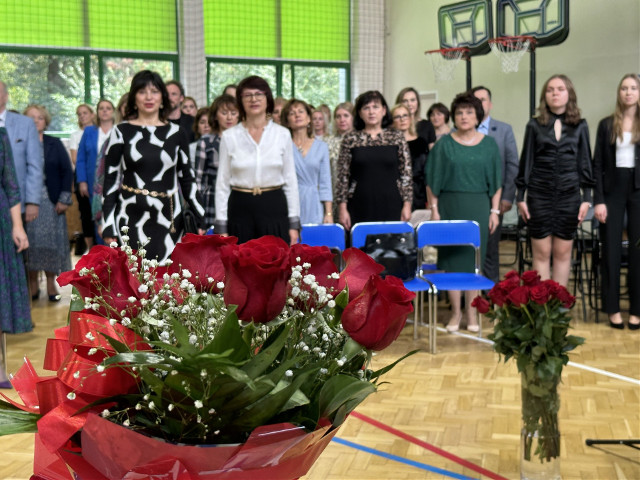 Miejsko-Powiatowy Dzień Edukacji Narodowej w Sandomierzu. Były kwiaty