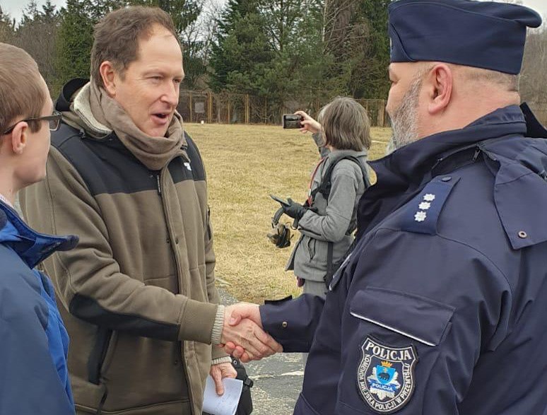 Ambasador USA w Polsce Mark Brzeziński podczas wizyty w...