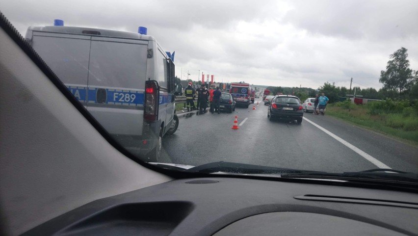 Wypadki na drodze krajowej w Rzgowie! Kilka aut rozbitych. Uważajcie na utrudnienia [zdjęcia]