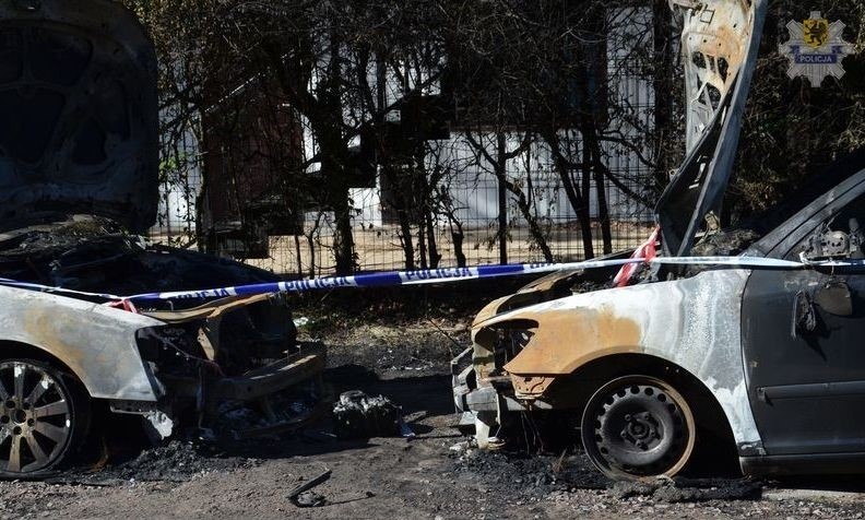 Niemiec zniszczył cztery samochody w Juracie