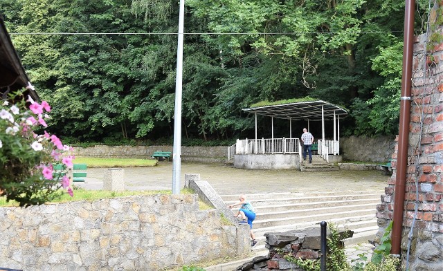 Tężnia solankowa powstać ma w miejscu dawnego amfiteatru na zboczu Góry św. Marcina. Projekt czeka na realizację już dwa lata