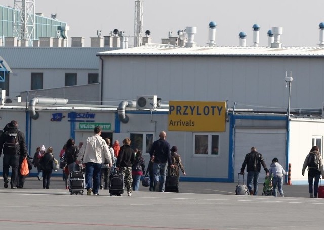 Rzeszów udziałowcem spółki port lotniczy w JasionceNa lotnisku w Jasionce.