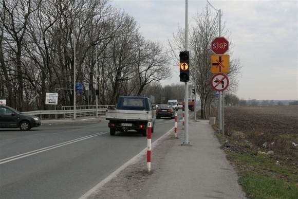 Na czas objazdu wprowadzony został zakaz wjazdu na ulicę Kępską od strony Luboszyckiej.