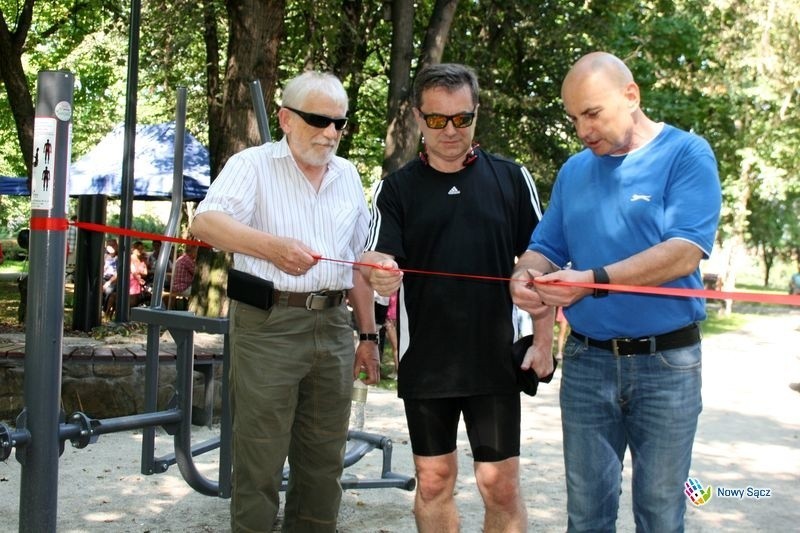 Nowy Sącz. Siłownia pod chmurką przy ruinach zamku oficjalnie otwarta [ZDJĘCIA]