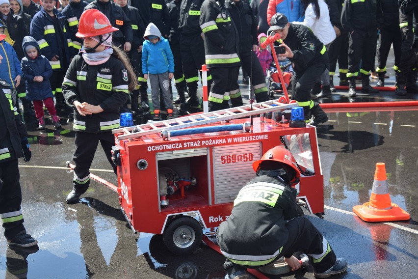 Wyjątkowy piknik strażacki w Zawierciu: Strażacy chcą pomóc 12-letniemu Mikołajowi ZDJĘCIA