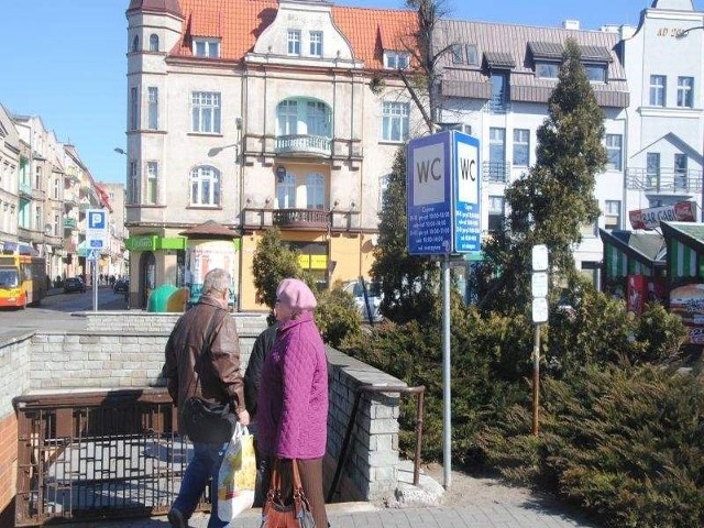 Z szaletu przy al. 23 Stycznia w Grudziądzu korzysta codziennie wielu mieszkańców