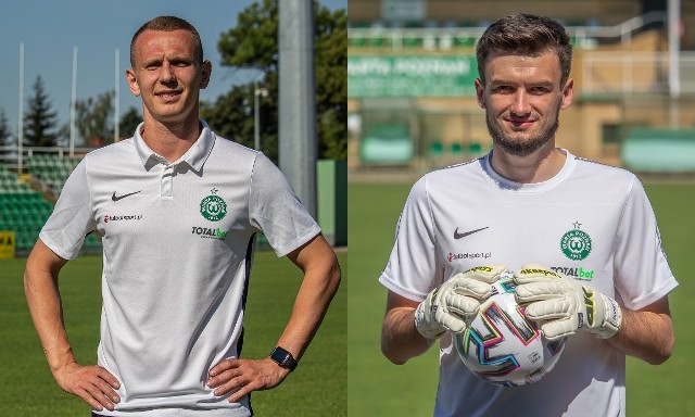 Mateusz Kuzimski (z lewej) i Daniel Bielica (z prawej) to dwa kolejne nowe nabytki Warty Poznań. Łącznie klub z Drogi Dębińskiej dokonał czterech transferów przed startem sezonu PKO Ekstraklasy.
