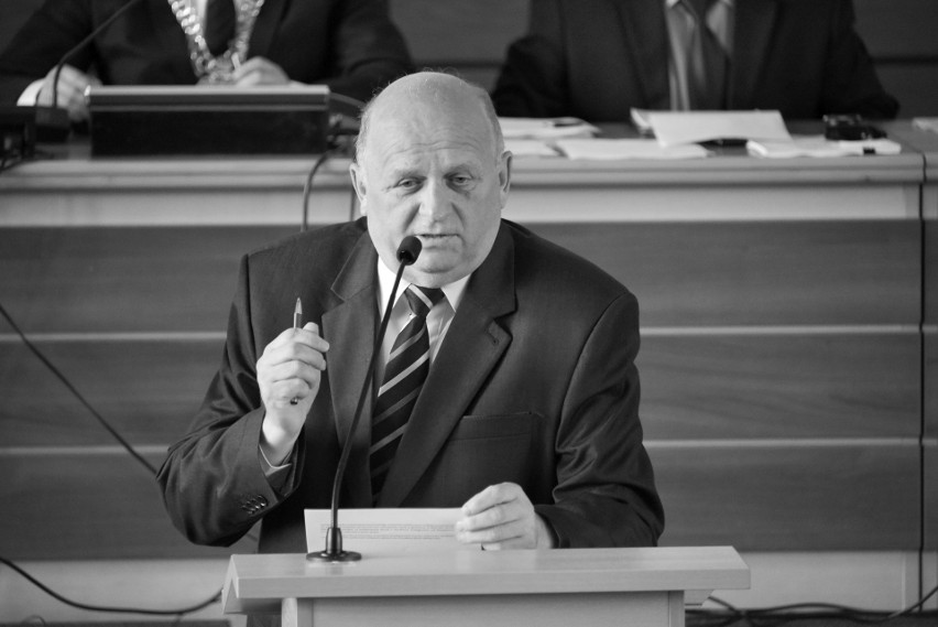 Zbigniew Brożek podczas posiedzenia rady miasta