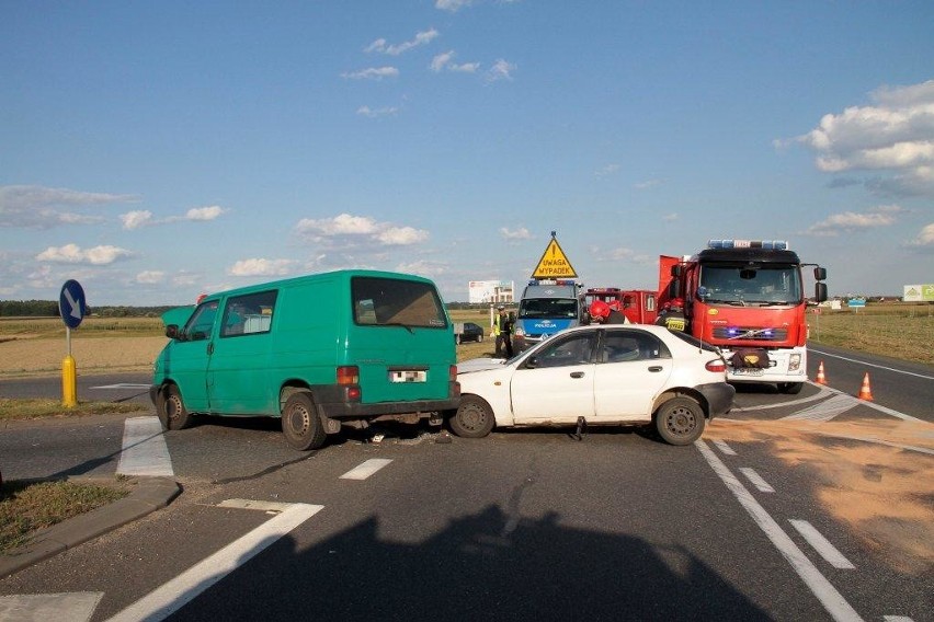 Volkswagen zderzył się z daewoo.