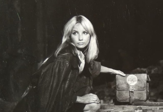 Pola Raksa w latach 60 była ikoną piękna. Podkochiwali się w niej zarówno starzy, jak i młodzi. A jak dziś wygląda Marusia z "Czterech pancernych i psa"? Zobacz zdjęcia już na kolejnych slajdach.