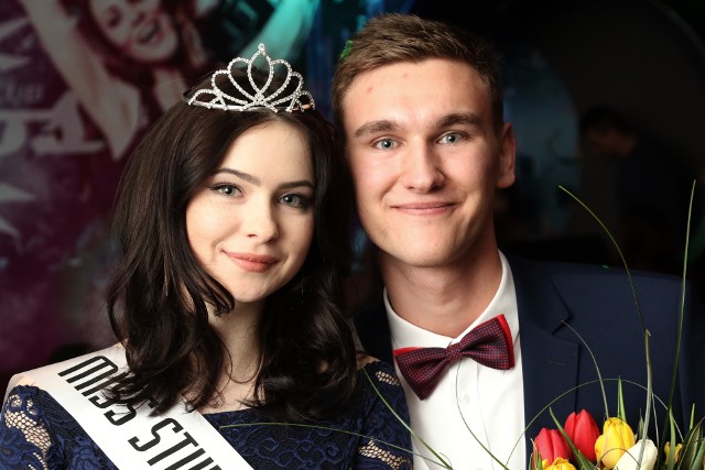 Aleksandra Kozaczka ze Staszowa i Łukasz Stępień ze Stąporkowa- Miss i Mister Studniówki 2018 w województwie świętokrzyskim.