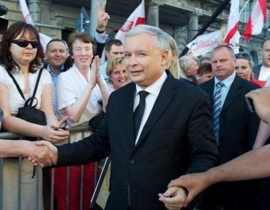 Jarosław Kaczyński korzysta z usług prywatnych ochroniarzy..