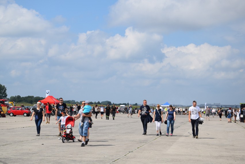 Festyn motoryzacyjny św. Krzysztofa. Straż gasiła na byłym lotnisku dwa pożary. Tylko jeden był pozorowany