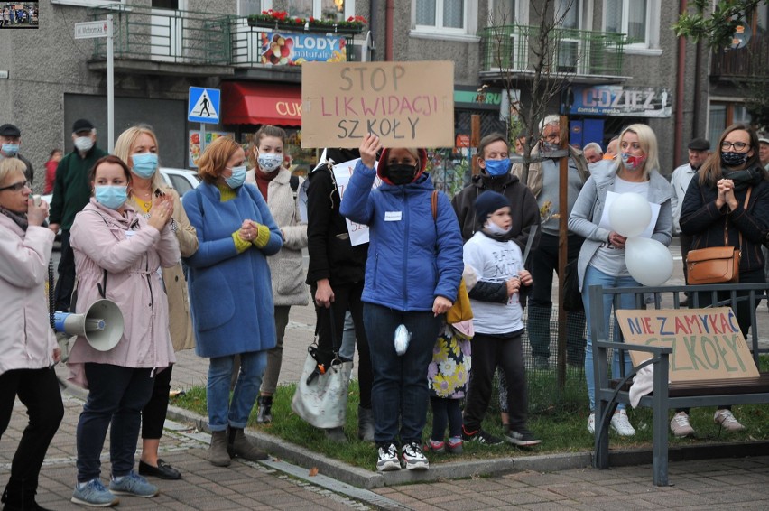 Rodzice uczniów Szkoły Podstawowej w Smardzowicach w...