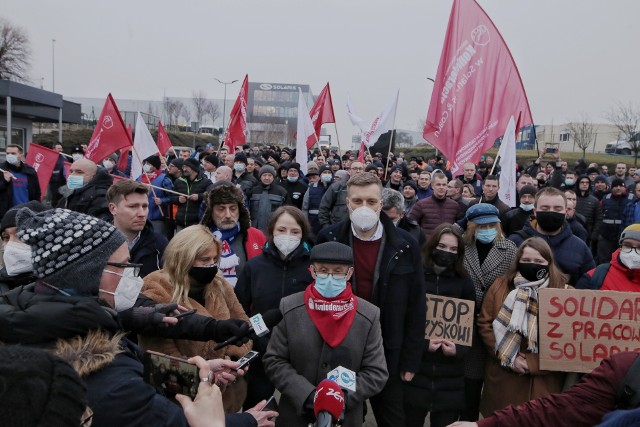 24 stycznia rozpoczął się strajk generalny pracowników Solarisa. Zobacz zdjęcia --->