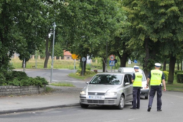 Policjanci kontrolowali kierowców wjeżdżających na skrzyżowanie Staszica i Świerczewskiego.