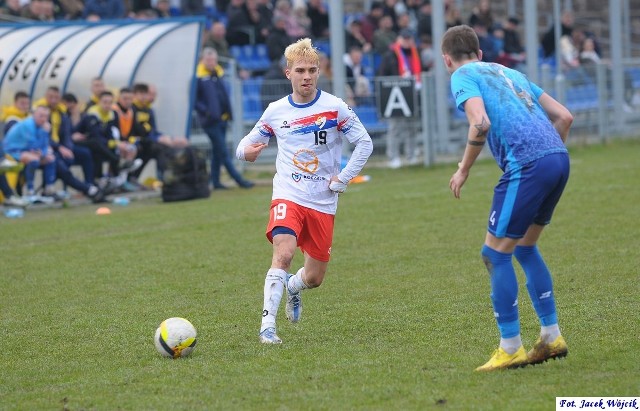 Gabriel Szygenda (nr 19) zdobył pierwszego gola dla Gwardii w meczu z Wieżą