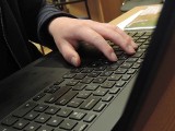 13-latek stosował cyberprzemoc. Został namierzony