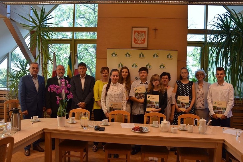 Nagrody wójta gminy Chojnice dla najlepszych uczniów [zdjęcia]