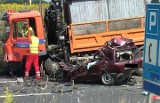 Śmiertelny wypadek koło Goleniowa. Czołowe zderzenie golfa z ciężarówką [zdjęcia]