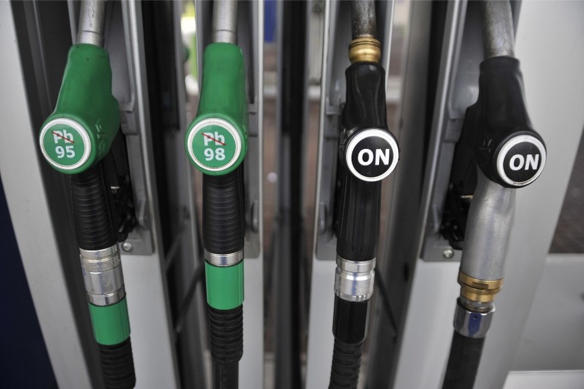 Benzyna bezołowiowa 95 i olej napędowy są droższe niż przed...