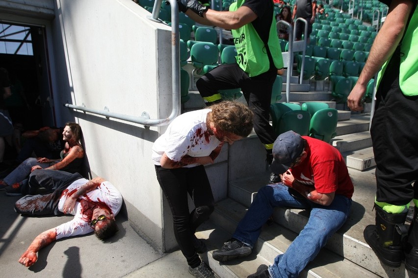 Pozorowany zamach na Stadionie Miejskim