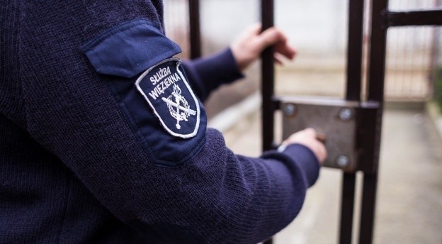 Funkcjonariusz Zakładu Karnego w Łupkowie oskarżony o posiadanie amfetaminy. Narkotyk ujawniono podczas kontroli