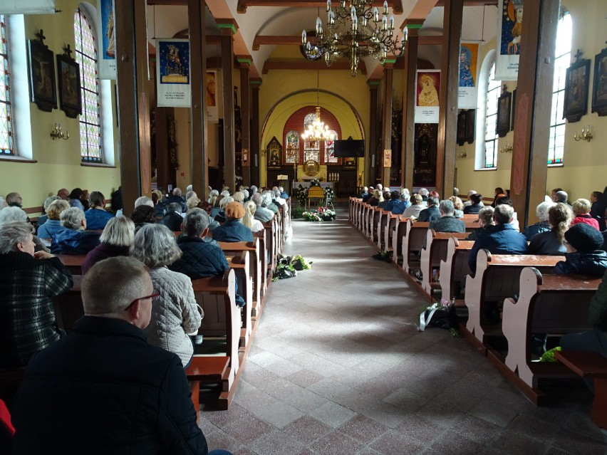 Kościół Matki Bożej Królowej Polski w Wąbrzeźnie niemal w...