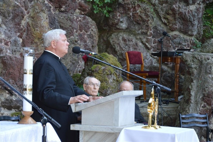 Członkowie „Oremusa” i tak zwanych margaretek -...