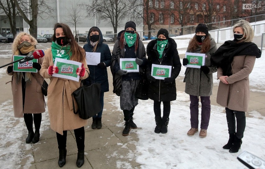 Lewica chce projektu obywatelskiego, z kolei PSL - referendum ws. aborcji