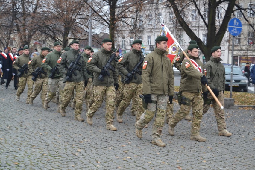 Święto Niepodległości w Częstochowie. Msza święta w Archikatedrze i marsz aleją NMP [ZDJĘCIA]