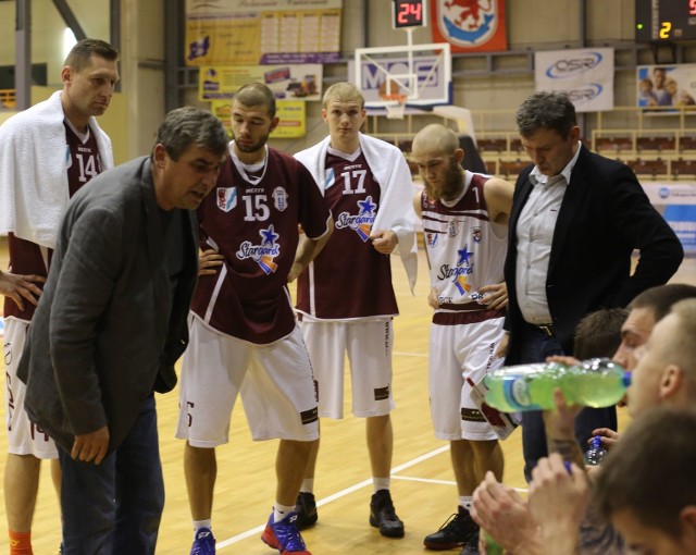 Ireneusz Purwiniecki (z lewej) nie jest już trenerem Spójni. Na razie zastąpi go Czesław Kurkianiec (z prawej)